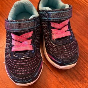 NWOT Light Up Toddler Sneakers Size 7